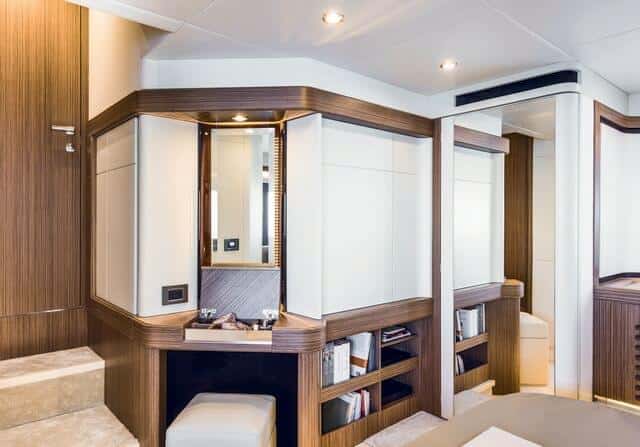 Interior Absolute 50 Fly