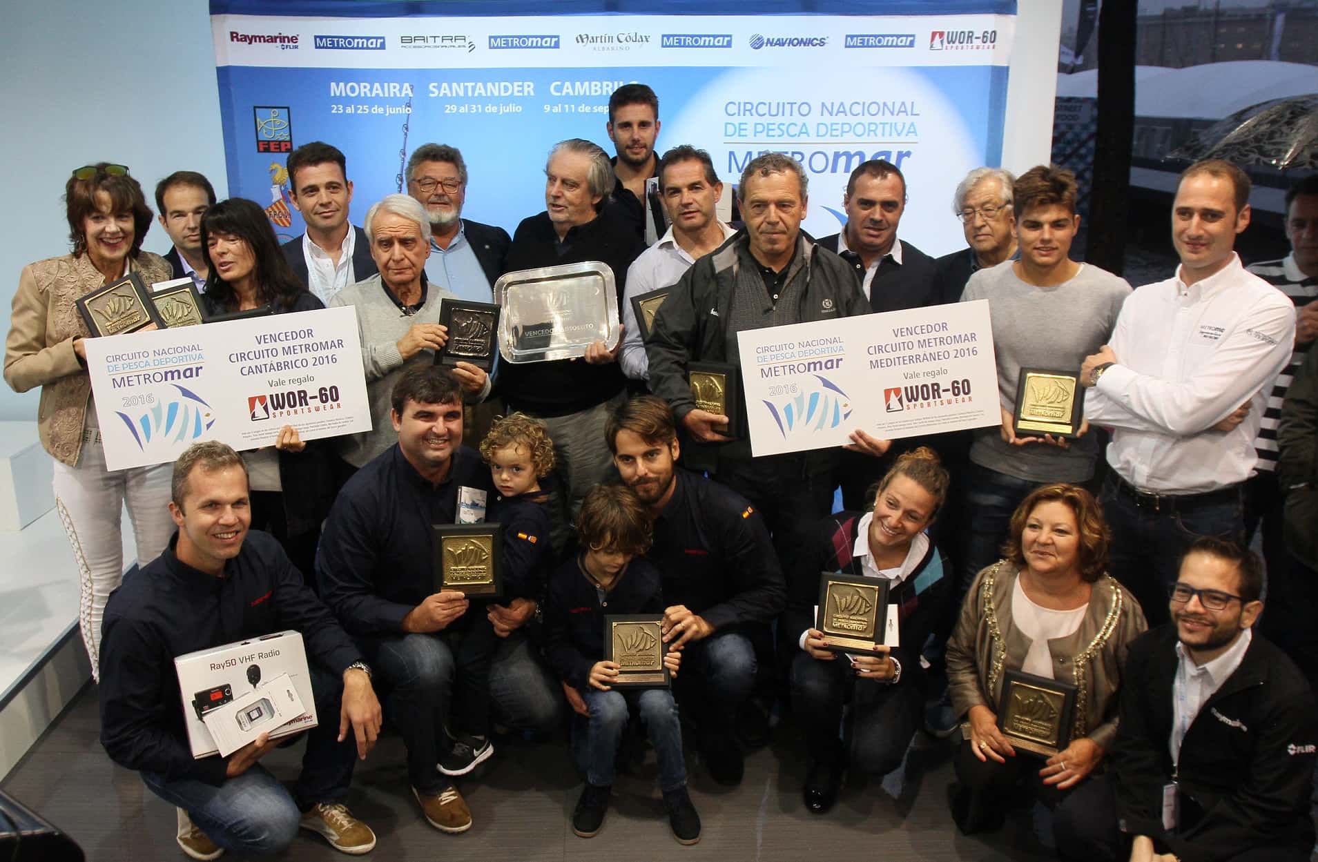 Foto de Familia con todos los premiados en el Circuíto Metromar 2016 (Pedro Seoane)