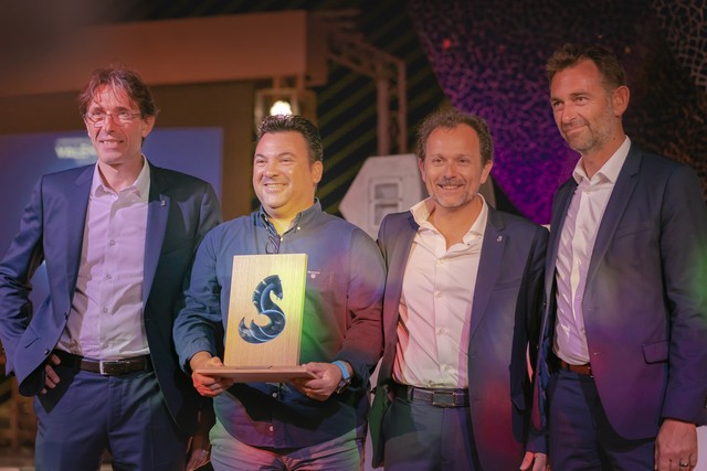 Beneteau premia a Hermanos Guasch con el galardón al mejor servicio a clientes del mundo