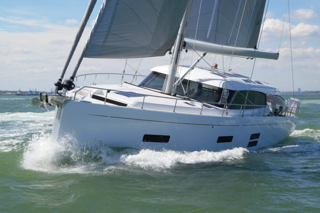 European Yacht of the Year MOODY 48 DS