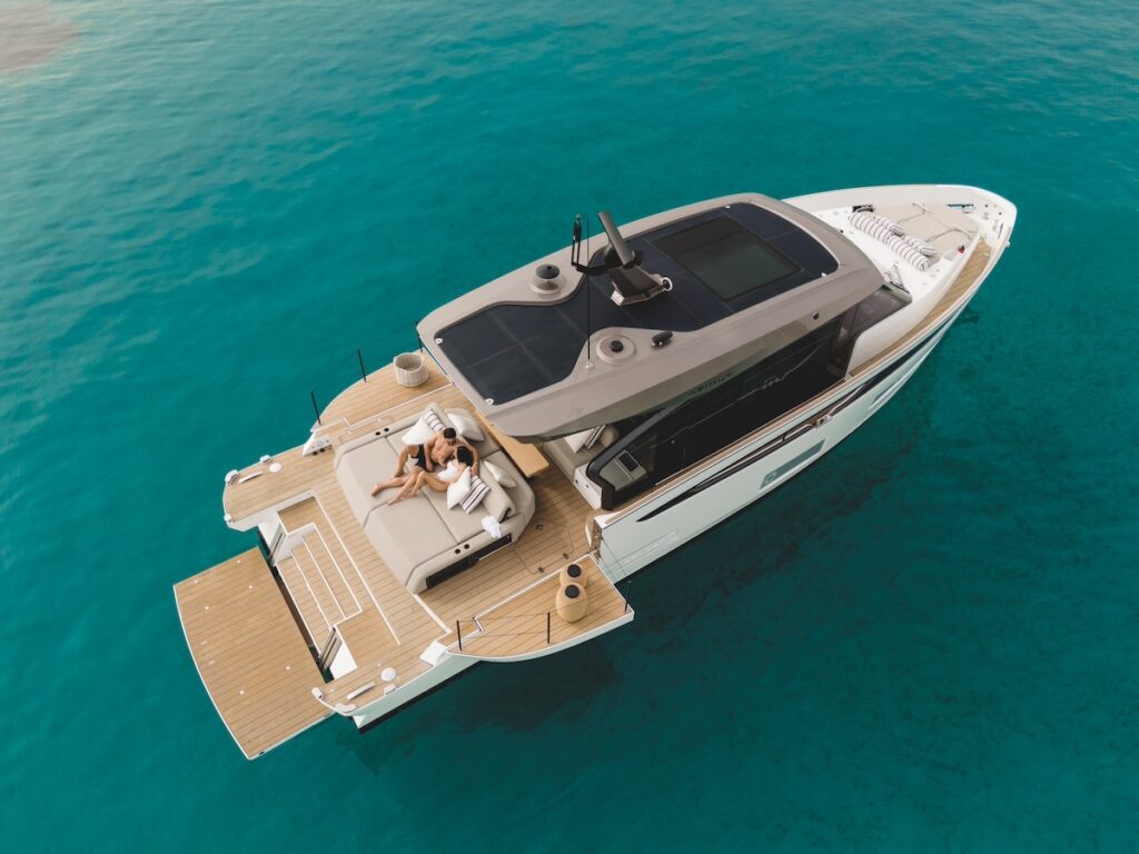 AZIMUT SEADECK 6