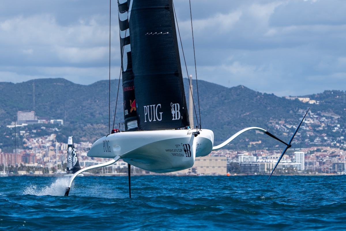 Máxima presión mientras Alinghi Red Bull Racing se cuela en el podio en la Puig Woman’s America’s Cup