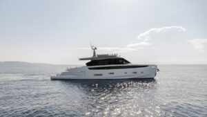 Azimut Seadeck 7_Hybrid Project