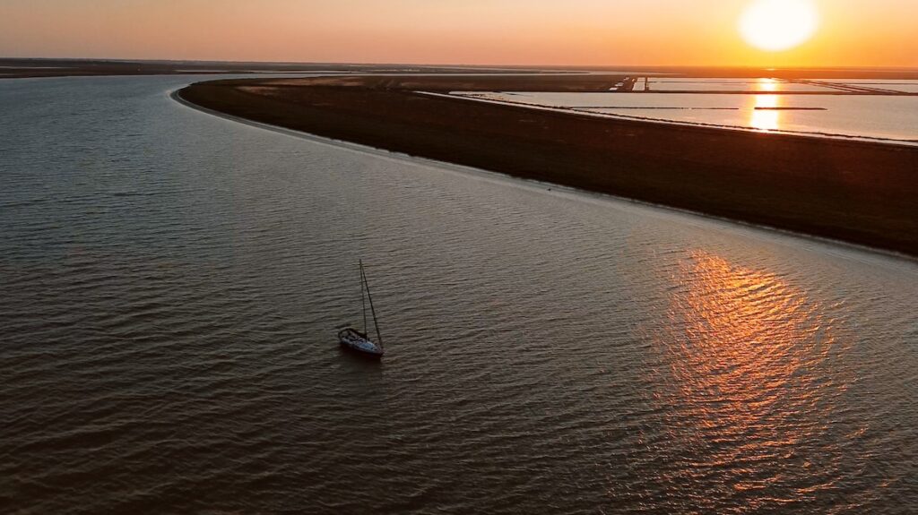 El Forquilla fondeado en el río Guadalquivir