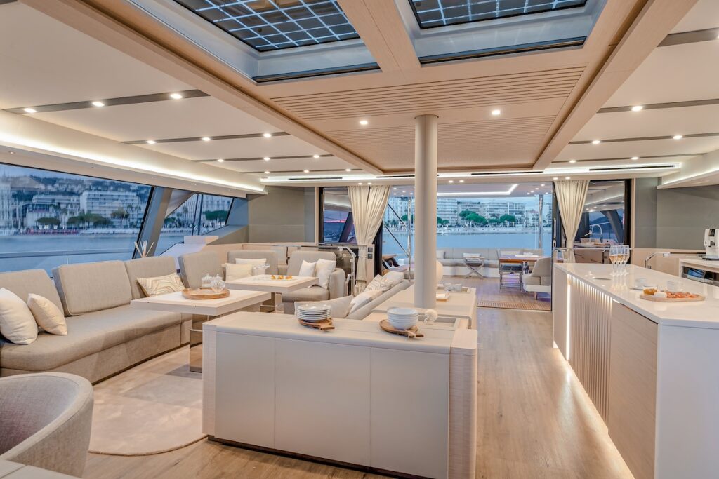 Fountaine Pajot Thíra 80